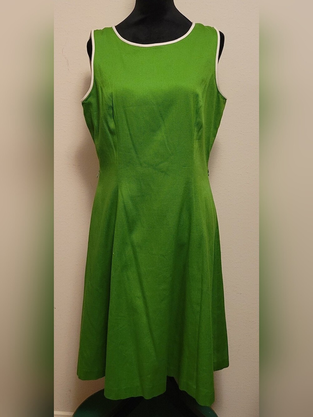 Sleeveless Green Midi Dress with White Trim